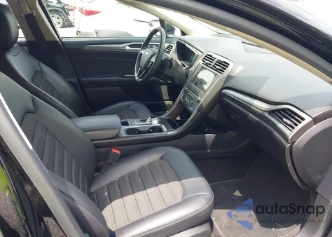 2017 Ford Fusion Se z USA, uszkodzony, nr VIN 3FA6P0H98HR331628